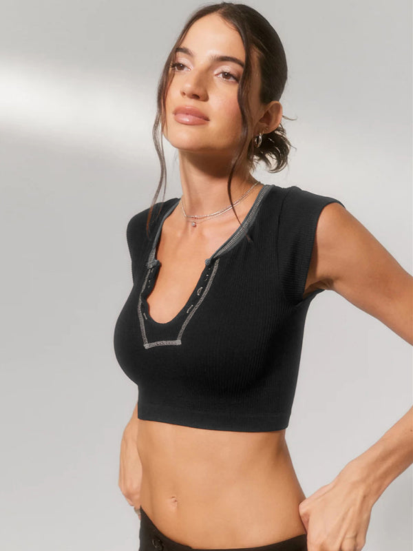 V-neckline Cropped Tee - Serenity Land fashion