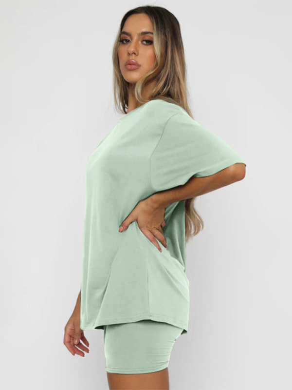 Women's casual short-sleeved top with shorts