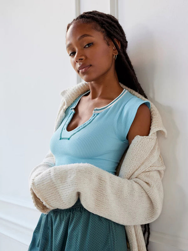 V-neckline Cropped Tee - Serenity Land fashion