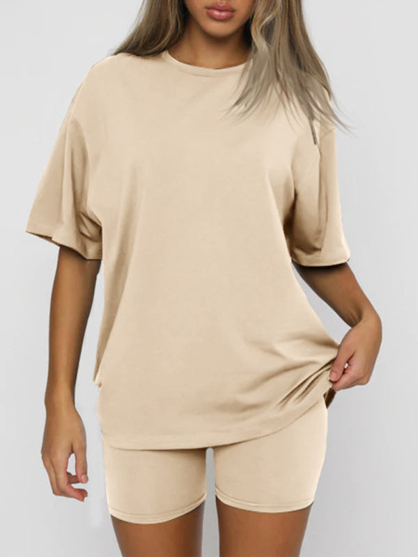 Women's casual short-sleeved top with shorts